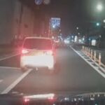✅  横浜市で危険すぎるあおり運転。逮捕された男は「コロナ禍で県外ナンバーの車にイライラした」と供述している。2車線道路を走る車のドライブレコーダー映像。通常に走行していた次の瞬間。前を走っていた白い