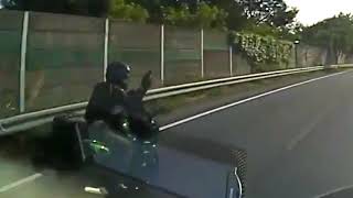 【ドラレコ】バイク煽り運転　中指立てて走り去る【煽り運転】