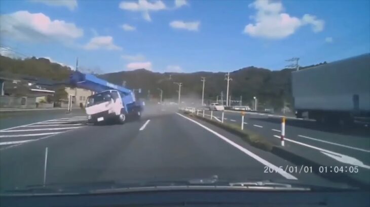 【ドラレコ】事故の衝撃映像！！ヒヤリハット・煽り運転・危険運転まとめ #1