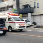 病院に向け緊急走行する救急車　　不破消防組合