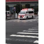 【緊急走行】赤信号の交差点に緊走で突入する救急車