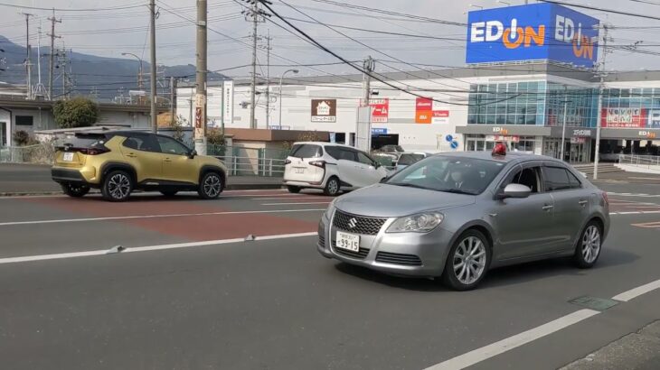 パトカー緊急走行