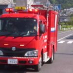その他火災第1出動で消防車が現場に急行する。広島市安佐北区 2022年5月2日
