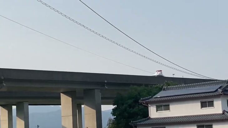 NEXCO西日本道路パトロールカーの緊急走行