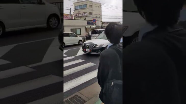 大阪府警　パトカー緊急走行