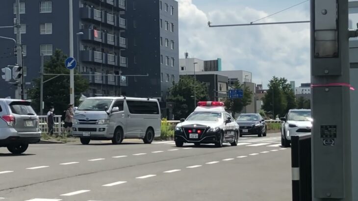札幌方面東警察署地域課 220系クラウンパトカー緊急走行