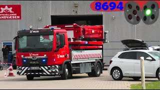 falck HOLBÆK TAVLEVOGN 8694 forlader åbenthus brandbil i udrykning fire truck respond 緊急走行 消防車