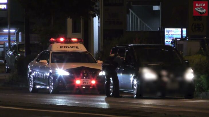 神奈川県警のパトカーが信号無視した悪質ゴネラーを検挙する決定的瞬間🚨