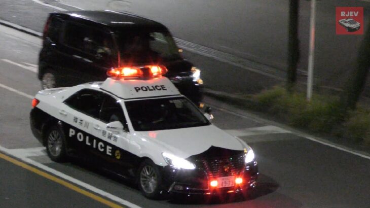 現場へ急ぐ神奈川県警パトカー🚨 劇アツ緊急走行と熱いマイクパフォーマンス！決して感謝も忘れません😀