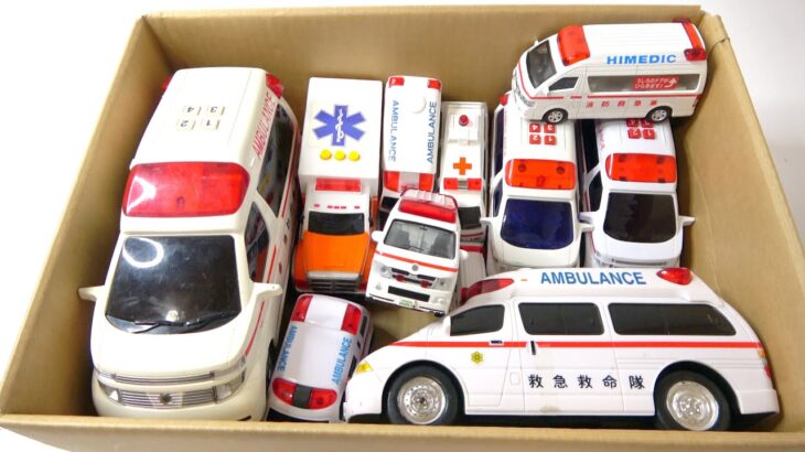 救急車のミニカーが坂道を緊急走行。走行テスト！いっぱい走る。Ambulance minicar running on slope