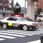 パトカーの目の前で信号無視、即検挙！　Japanese Police vehicle