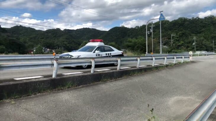 爆走！和歌山県警パトカーサイレン緊急走行！婦警さんマイクで吠える！！！