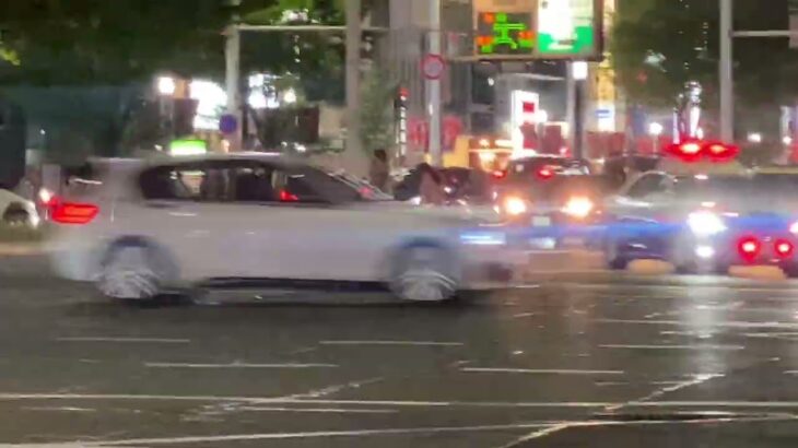 愛知県警察　自動車警ら隊　パトカー　緊急走行