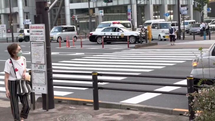 警察　パトカー　緊急出動　緊急走行　新宿警察署から中野方面へ緊急出動するパトカー🚔　#新宿 #緊急走行 #警視庁　#パトカー　サイレン