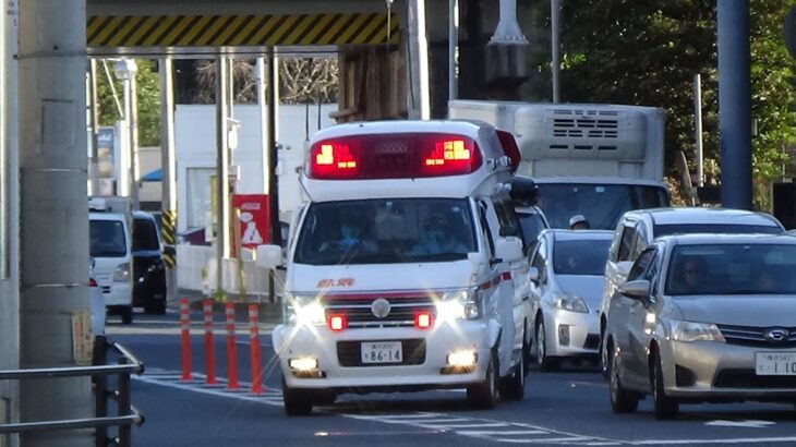 【緊急走行】横浜市消防局 神奈川増強2救急隊 モーターサイレントリモートサイレン全開で交差点侵入‼️