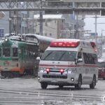 記録的積雪の高知市を緊急走行する救急車 2022/12/23