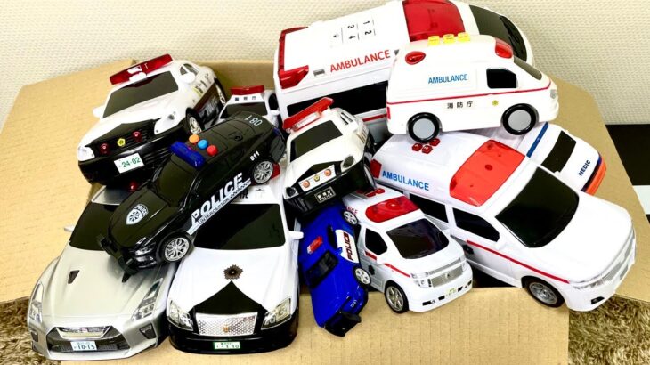 救急車パトカーのミニカーをチェックして坂道を緊急走行7AmbulanceAmbulance policecar minicars and drive the star slope.car toys.
