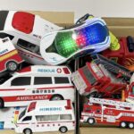 たくさんの救急車消防車パトカーのミニカー箱にまとめ、緊急走行テスト。A lot of ambulances, police cars, minicar emergency driving tests.