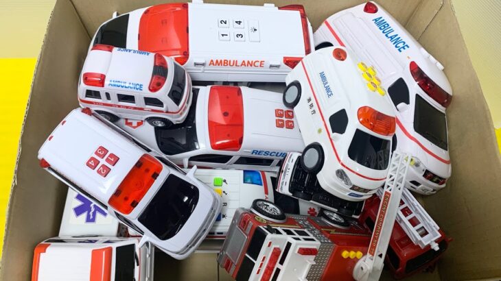 救急車、パトカー坂道走ります。緊急走行です。サイレンです。An ambulance miniature car runs urgently. Introduce and run on a slope.