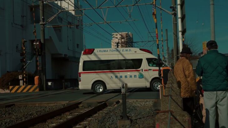 緊急走行救急車踏切通過　日本の救急車　はたらく車　いつもありがとう　#Japaneseambulance　#emergencyrun　#ambulancecrossing　#日本救护车　#紧急运行