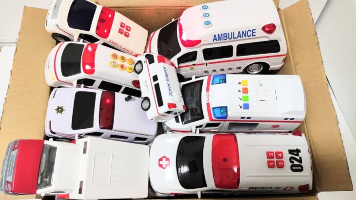 たくさんの【救急車】を箱から出して坂道緊急走行テスト☆Slope emergency driving test with a lot of [ambulances] out of the box