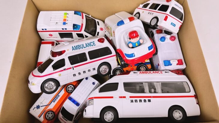 救急車のミニカーが走る。坂道をサイレン鳴らして緊急走行☆Ambulance minicars. siren drive slope.Tomika toy cars. #shorts