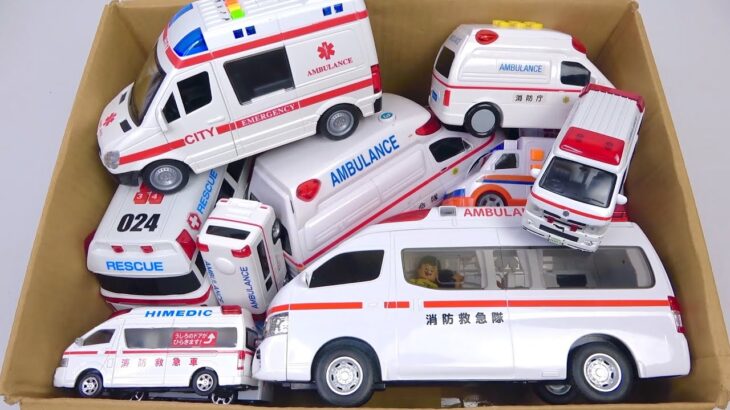 救急車のミニカーが走る。緊急走行テスト！