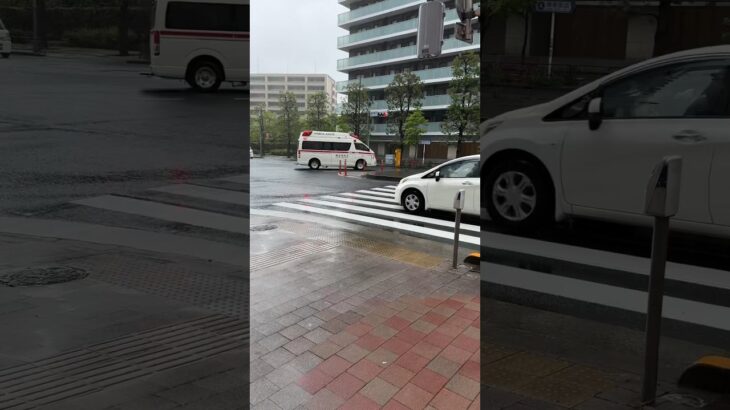 救急車　緊急出動！！大雨の中東京医大へ急ぐ救急車#新宿 #緊急出動 #緊急走行 #救急車