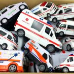 救急車のミニカーが大集合！緊急走行★サイレン鳴る A large collection of ambulance minicars! Emergency run siren sounds
