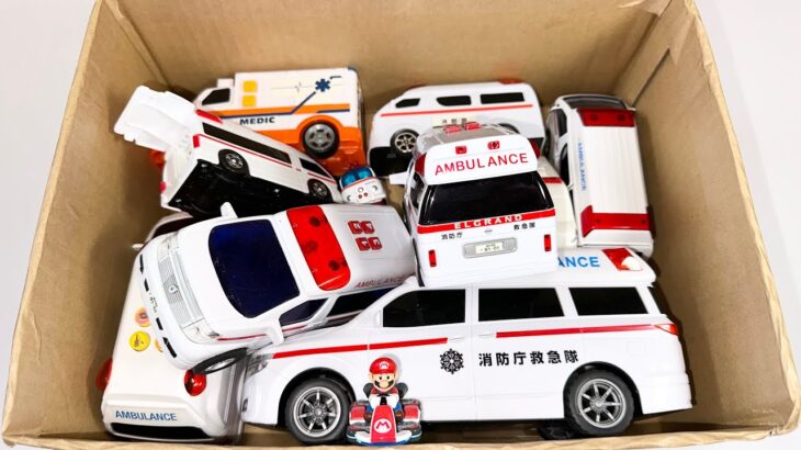 マリオと救急車のミニカーが緊急走行！☆坂道ダッシュ！！Mario and an ambulance minicar are running urgently! ☆Slope Dash! !