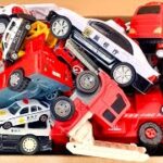 パトカーのおもちゃと消防車のミニカーが坂道を全力で走る姿を応援してね！車のおもちゃがサイレンを鳴らしながら緊急走行します！A police car and a fire engine toy run!