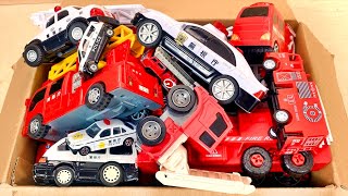 パトカーのおもちゃと消防車のミニカーが坂道を全力で走る姿を応援してね！車のおもちゃがサイレンを鳴らしながら緊急走行します！A police car and a fire engine toy run!