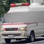 大和中央病院の病院救急車 ￼4代目ハイエースの救急車が大阪の街を緊急走行