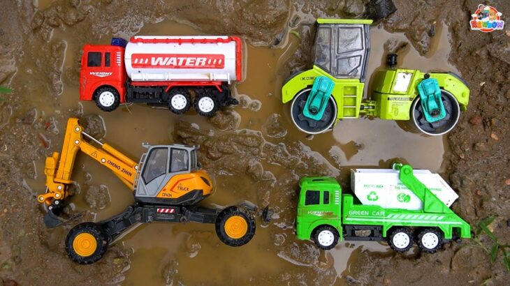 救急車のミニカー走る！緊急走行テスト。坂道走る☆Ambulance minicar runs in an emergency☆The trucks were flooded with mud