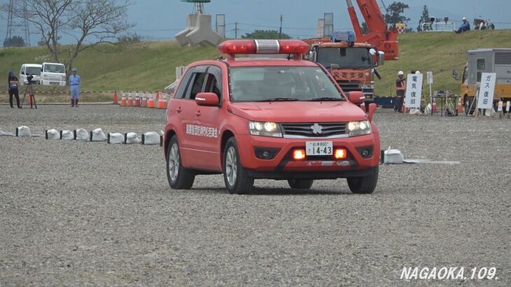 会津若松市消防団　指揮車　緊急走行