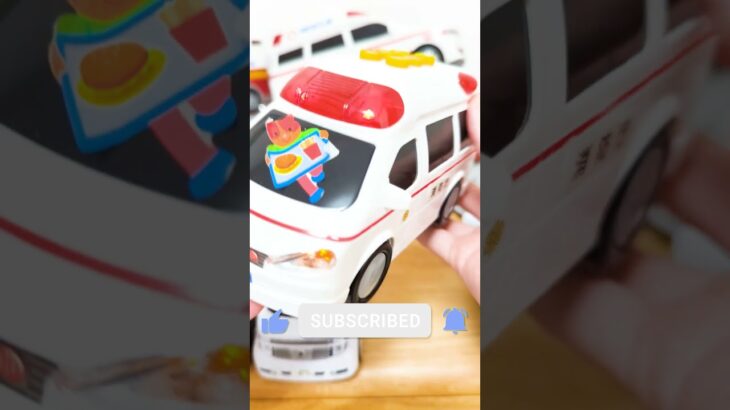 【救急車】のおもちゃを走らせます！ 緊急走行テスト☆  Run the [Ambulance] toy! Emergency driving test ☆ #shorts