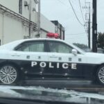 緊急走行！緊走する栃木県警の210系クラウンパトカー