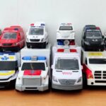 Ambulance minicar runs in an emergency! Slope driving test, 救急車のミニカー走る！緊急走行テスト。坂道走る☆