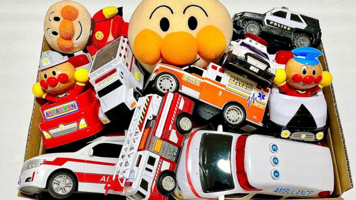 おもちゃの『救急車🚑』『パトカー🚓』がサイレン鳴らして緊急走行 3️⃣8️⃣