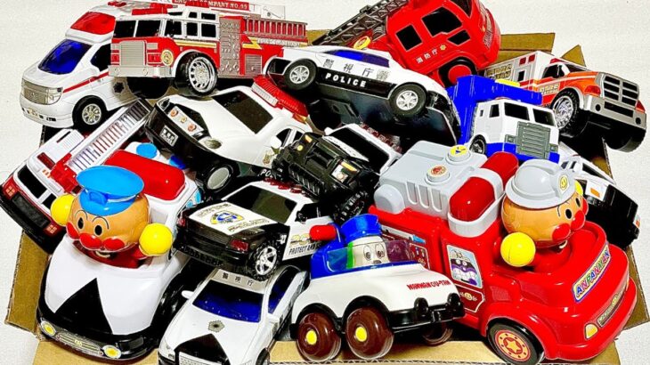 おもちゃの『救急車🚑』『パトカー🚓』がサイレン鳴らして緊急走行 4️⃣3️⃣