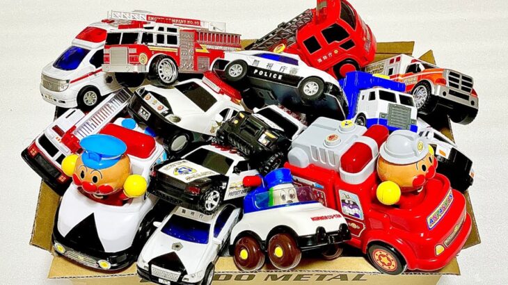 おもちゃの『救急車🚑』『パトカー🚓』がサイレン鳴らして緊急走行 5️⃣9️⃣