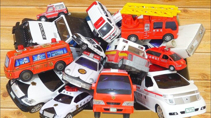 Collect emergency vehicles: police cars, ambulances, and fire engines. There is a siren♪