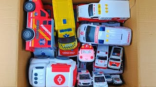 救急車 大小様々なミニカーが走る。サイレンあり。坂道で緊急走行！ Ambulance Minicars of various sizes run.