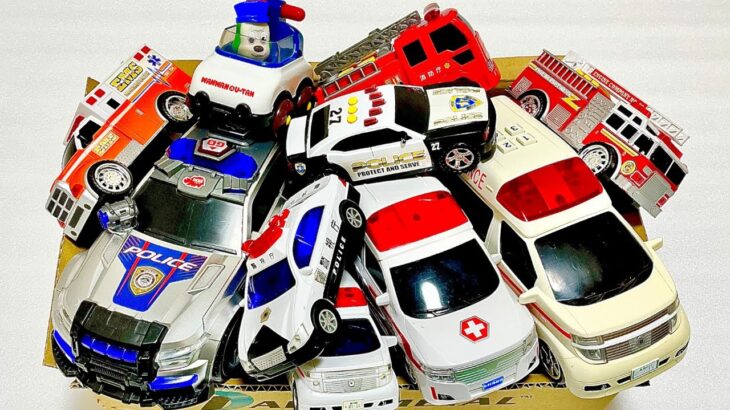 『救急車☆消防車★パトカー』おもちゃのミニカーが坂道走行するよ☆はたらく車☆緊急車両のサイレン音！メリークリスマス🎄