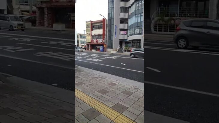 沖縄市警察署覆面パトカー緊急走行