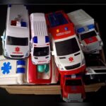 Ambulance minicar runs! Emergency driving test 救急車のミニカー走る！緊急走行テスト！坂道走行