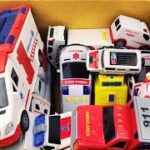 救急車のミニカー走る 緊急走行テスト 坂道走行｜Ambulance minicar runs in an emergency with siren sounding