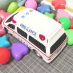救急車のミニカーが走る！緊急走行テスト！サイレン鳴る｜A miniature ambulance car makes an emergency run on a slope #2