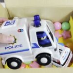 救急車とパトカー おもちゃ ミニカーが走る。緊急走行！サイレン Ambulance Toy Miniature car runs  Emergency running! siren sounds
