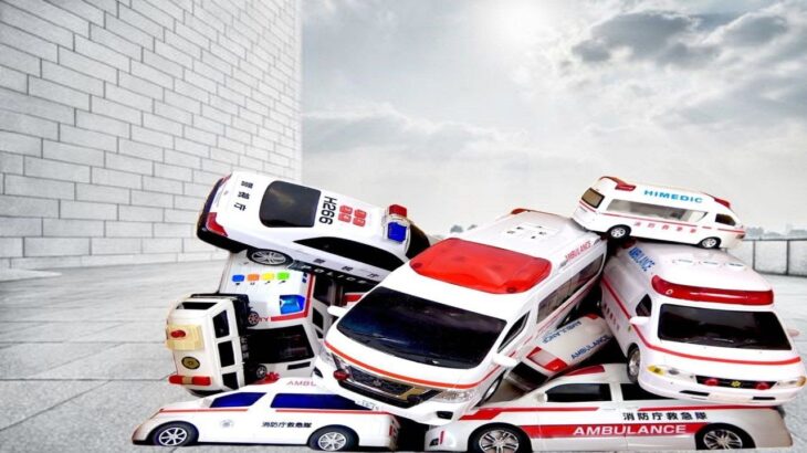 救急車とパトカーのミニカー走る☆緊急走行テスト☆坂道走行｜ Ambulance and police car minicars run on the slope